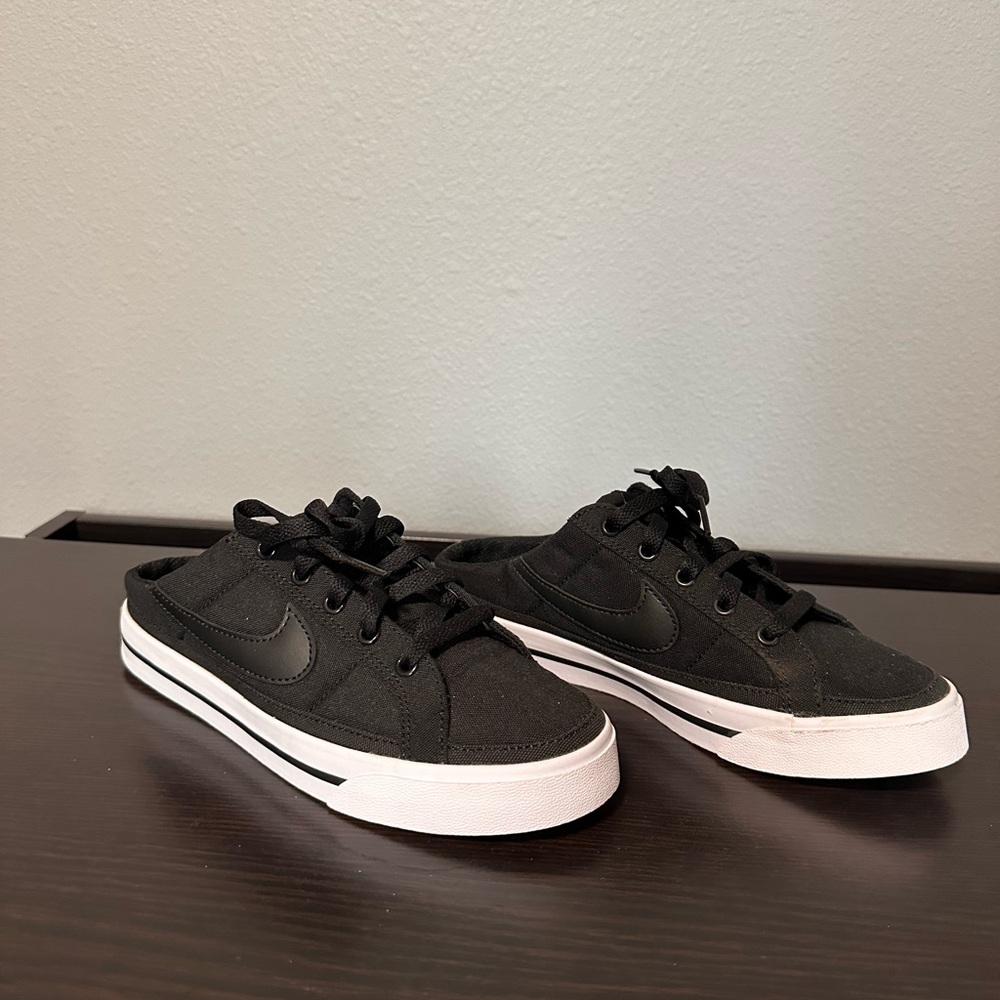 Nike court legacy mule sneakers EUC